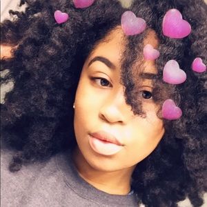 Meet your Posher, Yasmine